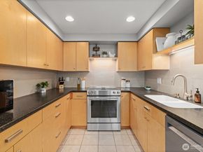 8225 212th Street SW 304, Edmonds WA 98026