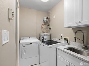 1240 5th Avenue N 201, Seattle WA 98109