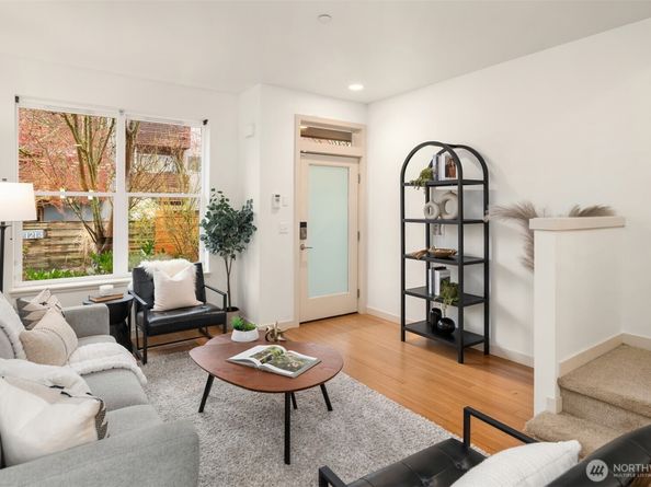 1139 Bradner Place S, Seattle WA 98144