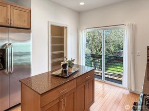 1139 Bradner Place S, Seattle WA 98144