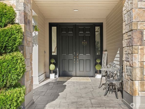 2046 277th Avenue SE, Sammamish WA 98075