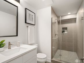 7721 NE 175th Street 103, Kenmore WA 98028