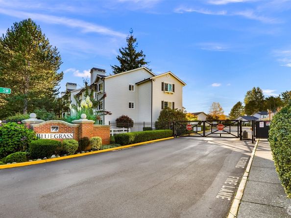 12404 E Gibson Road N203, Everett WA 98204