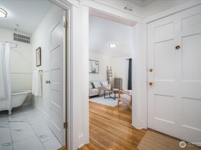 1310 Queen Anne Avenue N 15, Seattle WA 98109