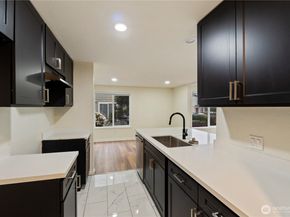 2902 13th Street 3B, Everett WA 98201