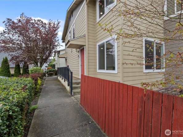 2902 13th Street 3B, Everett WA 98201