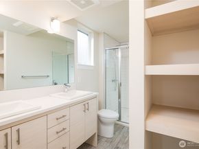 9239 A 16th Avenue SW, Seattle WA 98106