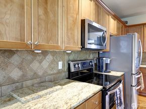 252 Quincy Avenue NE, Renton WA 98059