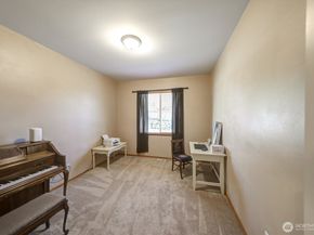 252 Quincy Avenue NE, Renton WA 98059
