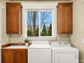 12211 168th Court NE, Redmond WA 98052