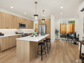 11812 NE 103rd Place, Kirkland WA 98033
