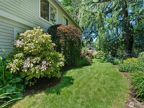 14222 108th Avenue NE, Kirkland WA 98034