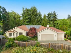 14222 108th Avenue NE, Kirkland WA 98034