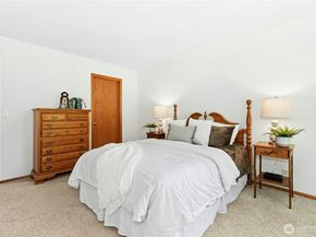 14222 108th Avenue NE, Kirkland WA 98034