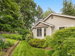 14222 108th Avenue NE, Kirkland WA 98034