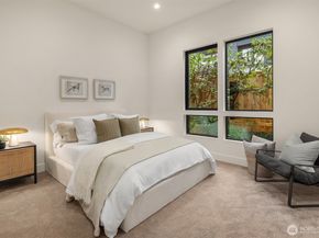 10656 Woodhaven Lane, Bellevue WA 98004