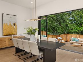 10656 Woodhaven Lane, Bellevue WA 98004