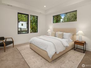 10656 Woodhaven Lane, Bellevue WA 98004