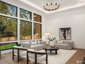 10656 Woodhaven Lane, Bellevue WA 98004
