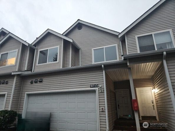 9715 26th Avenue SW 202, Seattle WA 98106