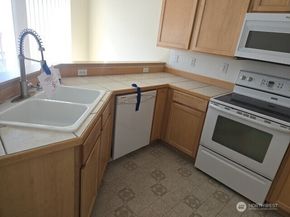 9715 26th Avenue SW 202, Seattle WA 98106