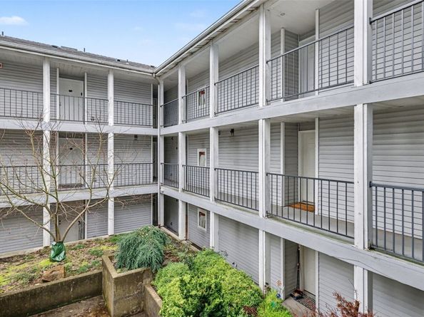 9200 Greenwood Avenue N A202, Seattle WA 98103
