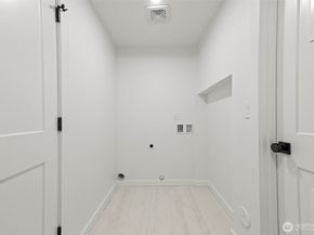 16807 NE 6TH Place, Bellevue WA 98008