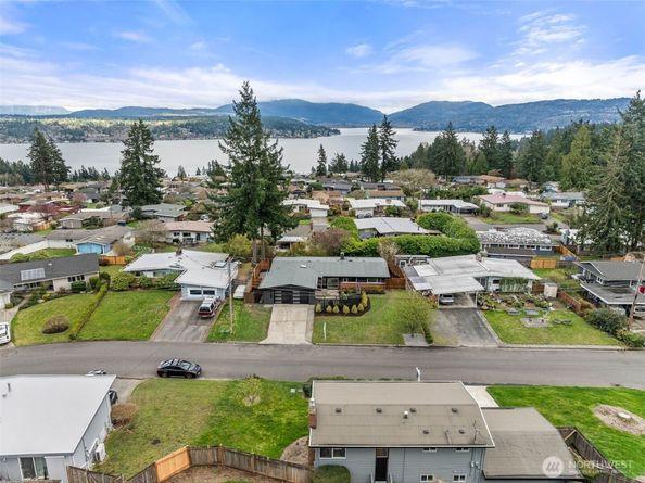 16807 NE 6TH Place, Bellevue WA 98008