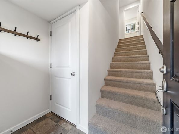 1122 N 92nd Street B, Seattle WA 98103