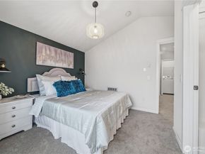 1122 N 92nd Street B, Seattle WA 98103