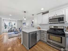 1122 N 92nd Street B, Seattle WA 98103