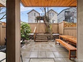 1122 N 92nd Street B, Seattle WA 98103