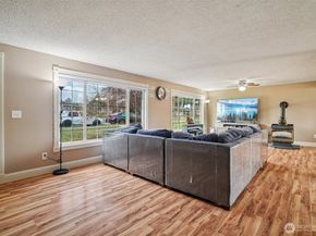 15720 120th Avenue SE, Renton WA 98058