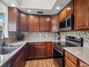 15720 120th Avenue SE, Renton WA 98058