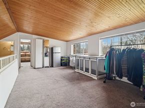 15720 120th Avenue SE, Renton WA 98058
