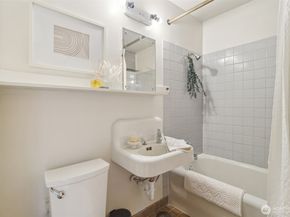 519 W Roy Street 309, Seattle WA 98119