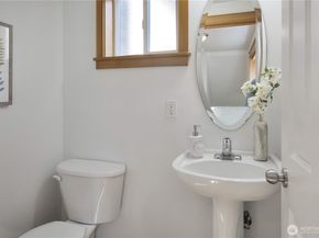 8515 Stone Avenue N A, Seattle WA 98103