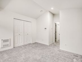 12323 10th Place NE C, Seattle WA 98125