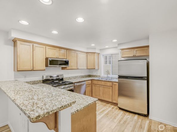 12323 10th Place NE C, Seattle WA 98125