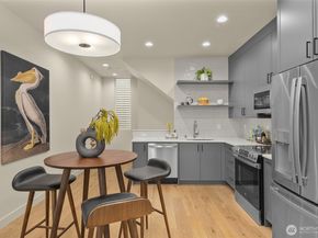 1110 B 34th Avenue, Seattle WA 98122