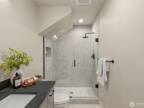 1110 B 34th Avenue, Seattle WA 98122