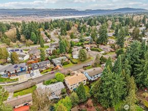 5733 155th Avenue NE, Redmond WA 98052