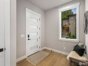 5014 114th Avenue NE 1, Kirkland WA 98033