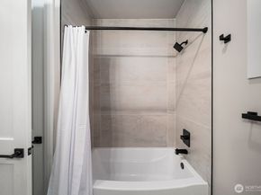 5014 114th Avenue NE 1, Kirkland WA 98033