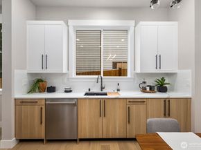 5014 114th Avenue NE 1, Kirkland WA 98033