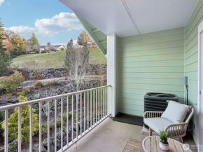 4406 Providence Point Place SE 301, Issaquah WA 98029