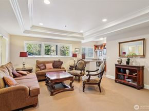 4406 Providence Point Place SE 301, Issaquah WA 98029