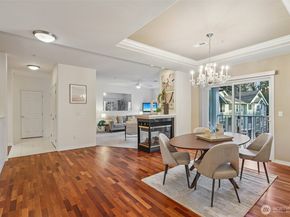 4406 Providence Point Place SE 301, Issaquah WA 98029