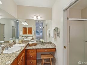 4406 Providence Point Place SE 301, Issaquah WA 98029