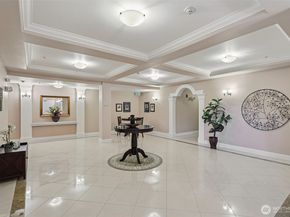 4406 Providence Point Place SE 301, Issaquah WA 98029